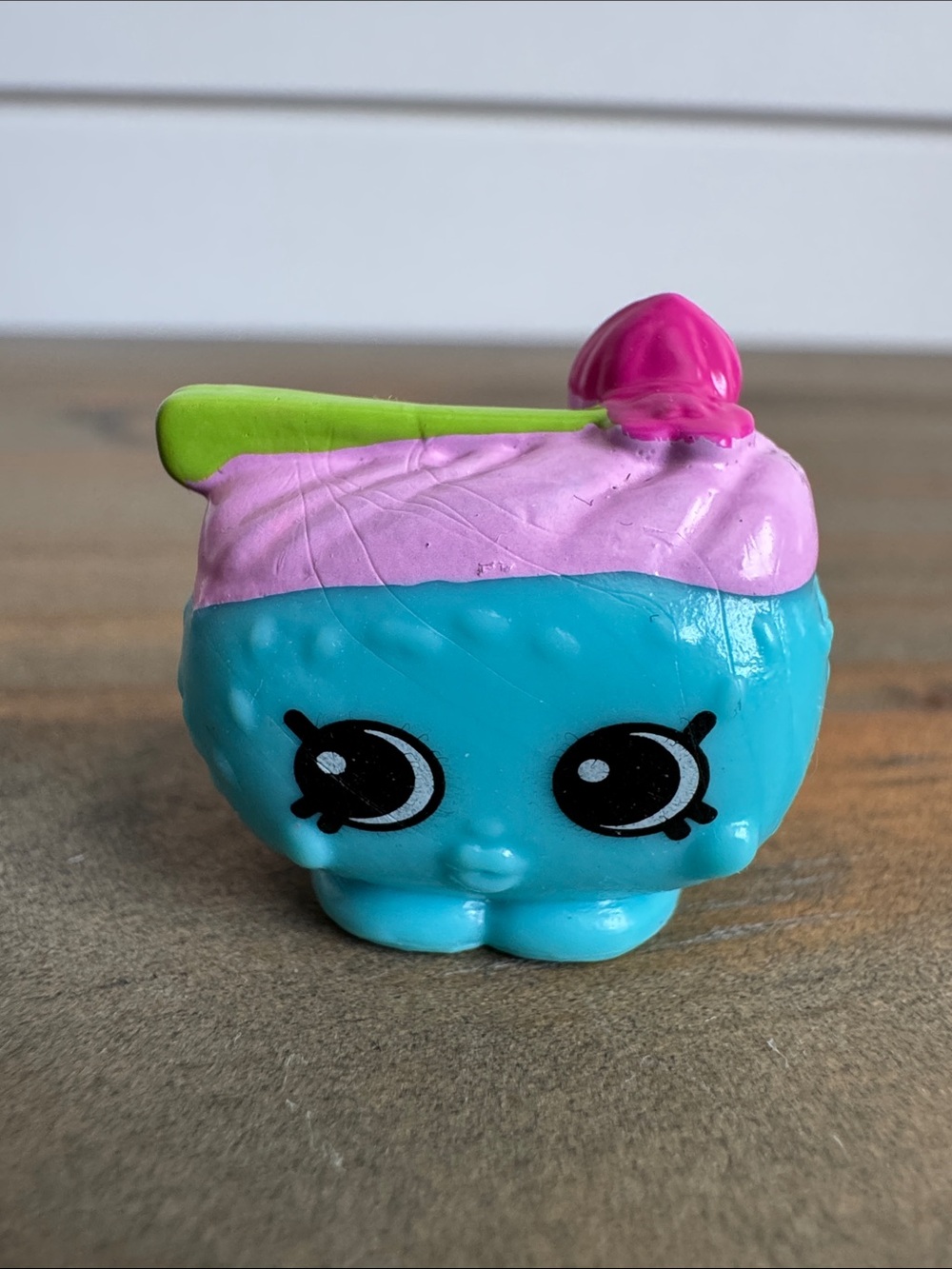 Shopkins | Japanese Journey: Blue Suki Sushi (8-103) - Collectible Mini Figure